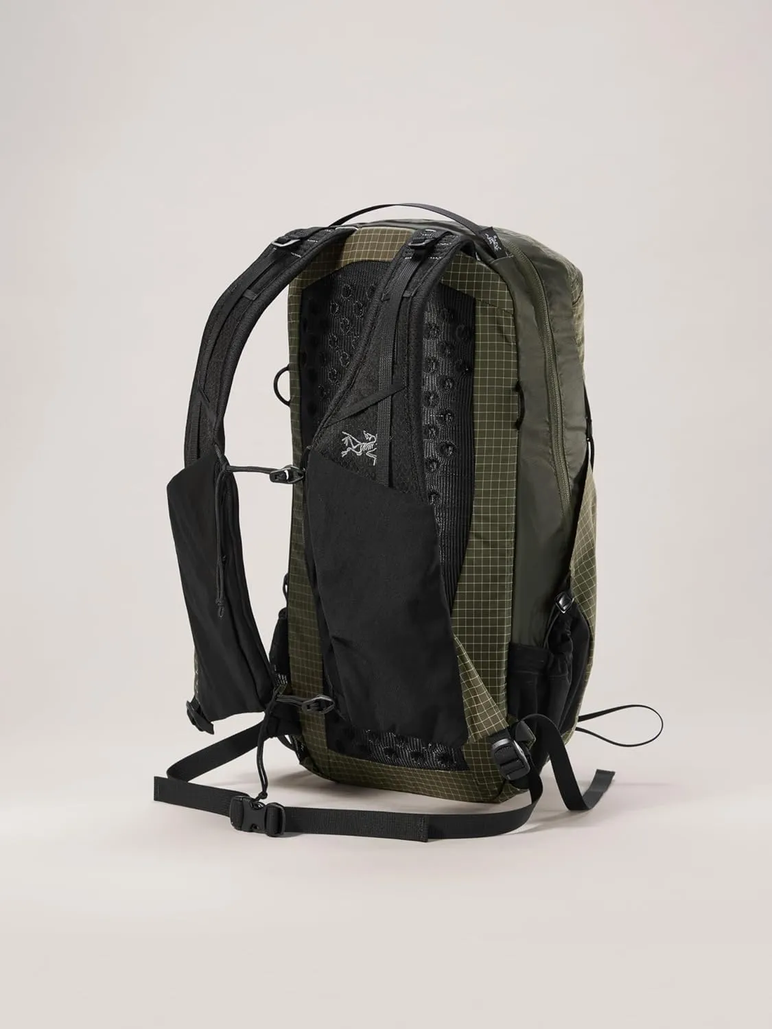 Arc'teryx Aerios 18 Backpack | Ultralight 18L Daypack with a Customizable Fit - Redesign | Tatsu, Regular