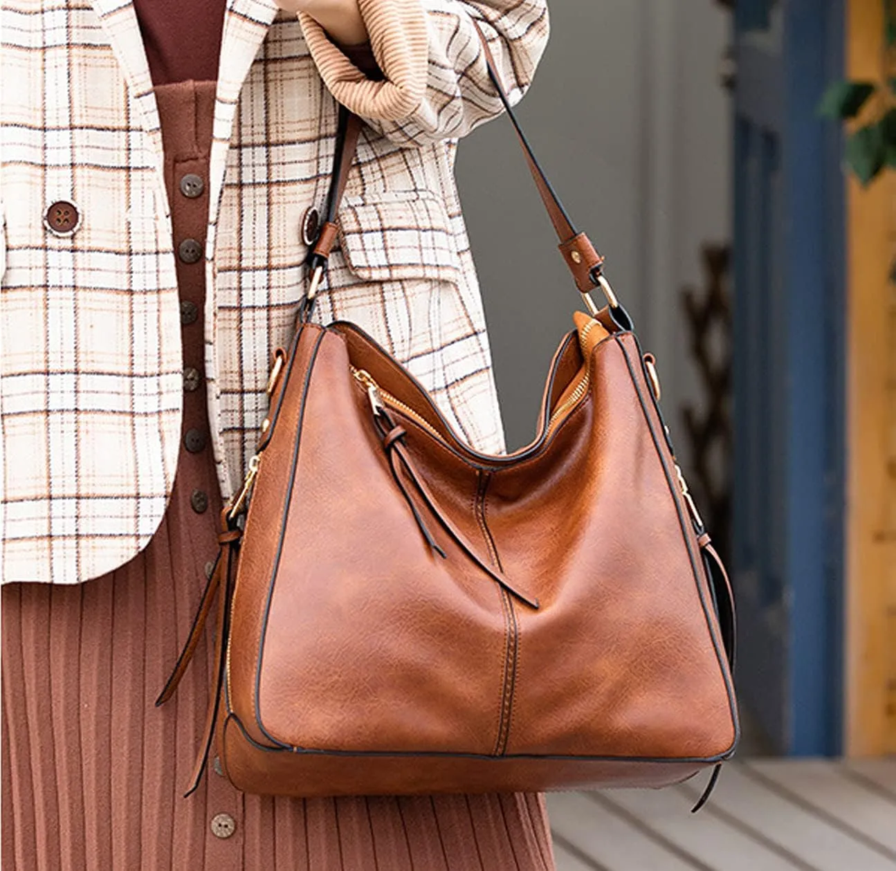 ROUROU Soft Faux Leather Handbag for Women Large Capacity Tote Bag Hobo Purse Retro Shoulder Bag Crossbody Bag with Tassel