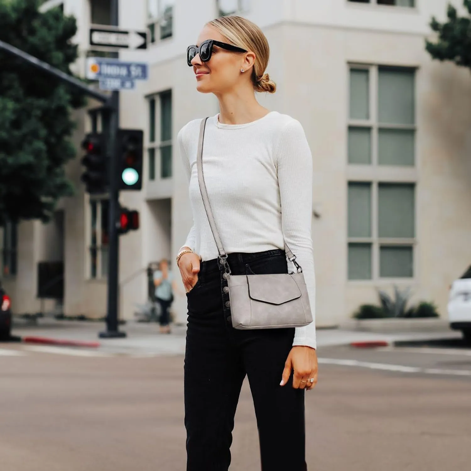 Small Crossbody Bags for Women, Cell Phone Bag Mini Over Wristlets Handbag Wallet Purse with Card Slots