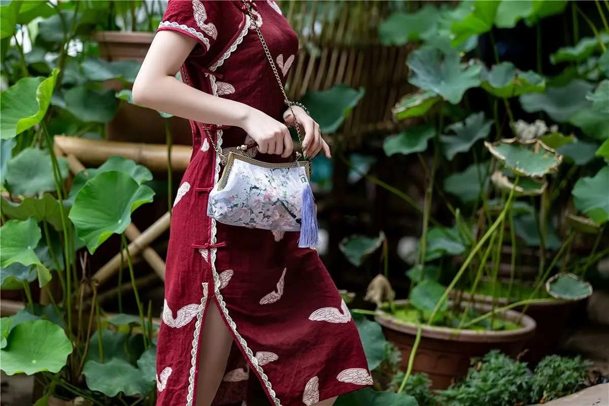 Women Chinese Classical Embroidery Purse Vintage Embroidery Clutch Handag with Tassel and Pendant