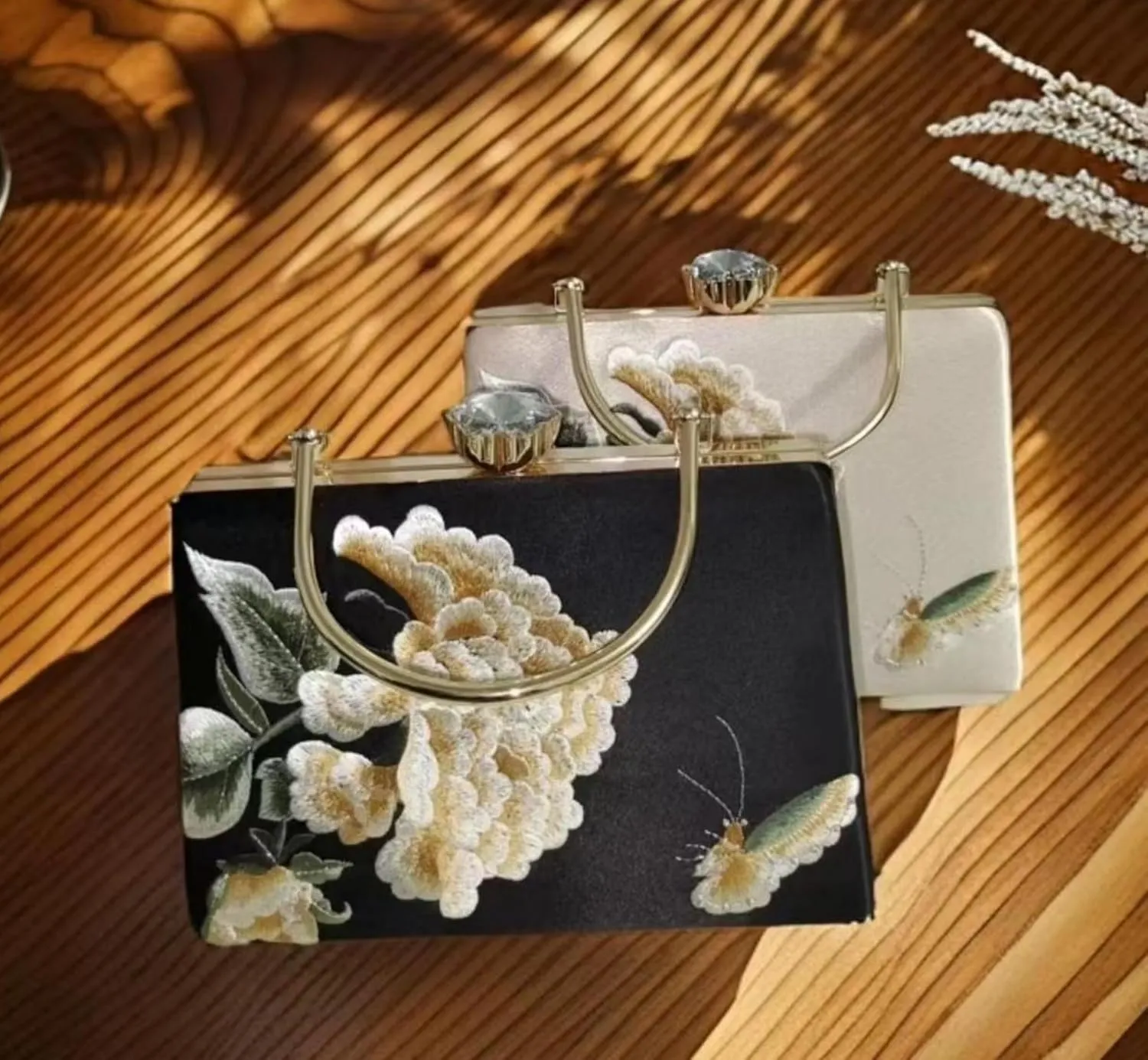 Women Embroidered Bag Silk Shoulder Bag Rectangle Handbag Crossbody Bag for Wedding Party Banquet